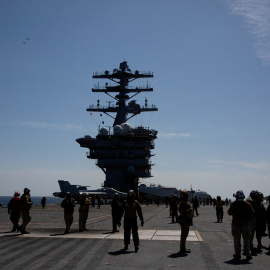 Tripulantes a bordo del portaaviones USS Nimitz. Archivo.
