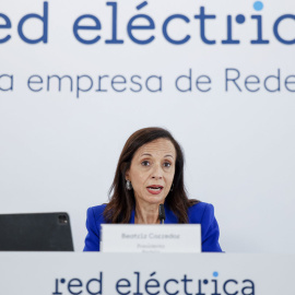 La presidenta no ejecutiva de Redeia, Beatriz Corredor, durante la rueda de prensa para presentar el informe del operador del sistema sobre el apagón del pasado 28 de abril este miércoles en Madrid.