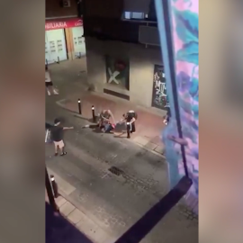 Un agente asfixia a un ladrón en plena calle de Torrejón de Ardoz.