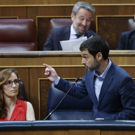 MADRID, 18/06/2025.- El ministro de Derechos Sociales, Consumo y Agenda 2030, Pablo Bustinduy interviene en la sesión de control al Ejecutivo que se celebra este miércoles en el Congreso. EFE/Mariscal