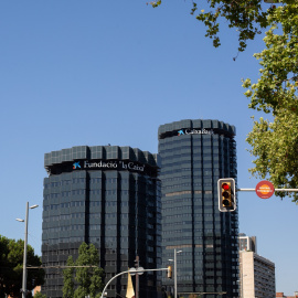Fachada de la sede de CaixaBank en la Avenida Diagonal de Barcelona.