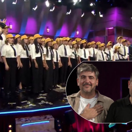 Un coro interpreta una canción de Estopa en 'La Revuelta'.