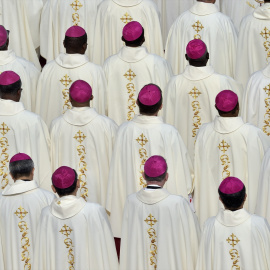 Obispos durante la celebración de la proclamación de nuevos santos de la Iglesia Católica en el Vaticano el 20 de octubre de 2024.