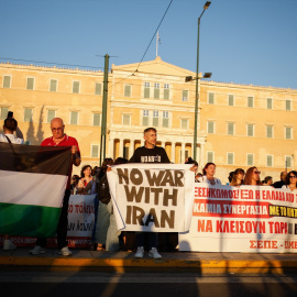 Una manifestación contra la guerra en Irán y en apoyo a Gaza, en Atenas.