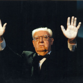 José Luis Borau, en el discurso de las 'manos blancas'.