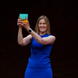 La periodista Silvia Intxaurrondo recibe el premio