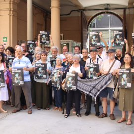 Activistes per la memòria democràtica presentant la campanya per demanar al TEDH que obligui l'Estat a investigar els crims del franquisme.