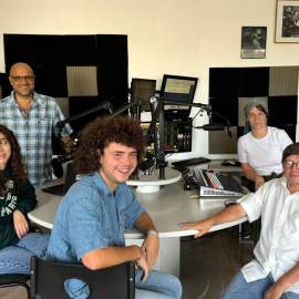 La plantilla actual de Ràdio Arrels, que compta amb una trentena de col·laboradors voluntaris