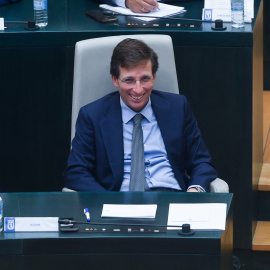 El alcalde de Madrid, José Luis Martínez-Almeida, durante un pleno del Ayuntamiento de Madrid, en el Palacio de Cibeles, a 24 de junio de 2025, en Madrid (España).