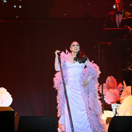 Isabel Pantoja sobre el escenario durante su concierto de su gira 50 aniversario en el WiZink Center, a 13 de abril de 2024, en Madrid (España).