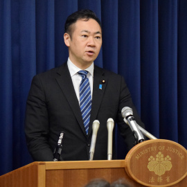 TOKYO (Japan), 27/06/2025.- Minister of Justice of Japan Keisuke Suzuki speaks during a press conference at the ministry in Tokyo, Japan, 27 June 2025. The Ministry of Justice announced that Takahiro Shiraishi, who was sentenced to death for the murder of nine people in an apartment near Tokyo in 2017, was executed on 27 June 2025. This is the first hanging since July 2022 in Japan. (Japón, Tokio) EFE/EPA/JIJI PRESS JAPAN OUT EDITORIAL USE ONLY/