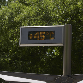 Un termómetro en la calle en Madrid el 16 de junio de 2025.