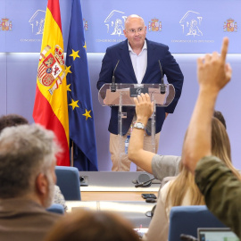 El portavoz del PP en el Congreso, Miguel Tellado, durante una rueda de prensa en el Congreso de los Diputados, a 1 de julio de 2025