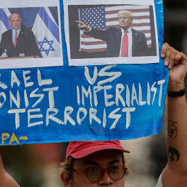 Cartel contra Netanyahu y Trump en una manifestación propalestina en Filipinas.