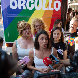 La eurodiputada y número dos de Podemos, Irene Montero y la secretaria general de Podemos, Ione Belarra, atienden a los medios de comunicación durante la manifestación estatal del Orgullo LGTBI+ 2024, a 6 de julio de 2024, en Madrid (España).