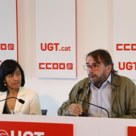 La secretaria general de CCOO a Catalunya, Belén López, i el secretari general d'UGT a Catalunya, Camil Ros, a una roda de premsa