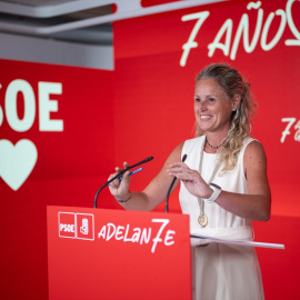 La portavoz del PSOE, Montse Mínguez, durante una rueda de prensa posterior a la reunión de la CEF-PSOE en la sede de Ferraz, a 7 de julio de 2025, en Madrid.