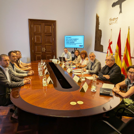 Reunió de l'alcalde de Barcelona, Jaume Collboni, amb representants d'Airbnb, en una imatge d'aquest juny