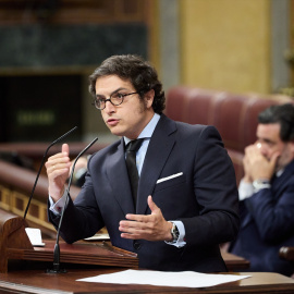 El diputado de Vox José María Figaredo interviene durante el pleno en el que se han debatido y votado las enmiendas del PP y Vox a la reforma del Reglamento del Congreso para sancionar a agitadores ultras.