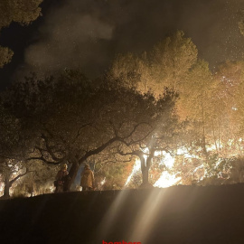 Tasques d'extinció de l'incendi de Paüls.