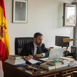 Imagen de Santiago Abascal, líder de Vox, en su despacho.