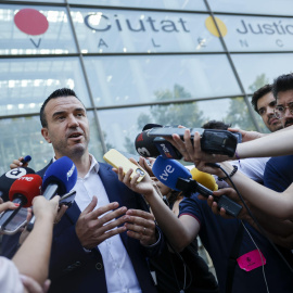 El presidente de la Diputación de Valencia, Vicent Mompó, a su salida de la Ciudad de la Justicia.
