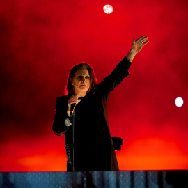 Imagen de archivo de Ozzy Osbourne en el escenario durante la ceremonia de clausura de los Juegos de la Commonwealth de 2022.