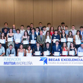 Fundación Mutua Madrileña beca a 51 nuevos estudiantes de posgrado para ampliar estudios en el extranjero.La Fundación Mutua Madrileña celebra 20 años de sus Becas Excelencia para cursar estudios de posgrado en el extranjero becando a 51 nuevos estudiantes para el próximo curso.SOCIEDAD JAVIERVALEIRO// MUTUA MADRILEÑA