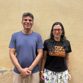 Muhammad y Isi, del Sindicat de Llogateres, tras la entrevista con 'Públic' en Poble Sec.