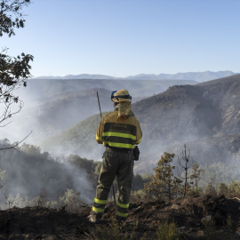 Imagen de archivo de un incendio en Brañuelas, en la provincia de León, el pasado septiembre.