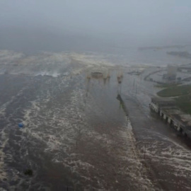 Agua en Severo-Kurilsk, en Rusia, tras el terremoto.