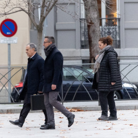 El juez Ángel Hurtado, primero por la izquierda, llegando al Tribunal Supremo, en una imagen de archivo.