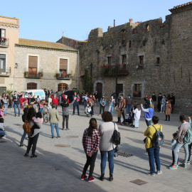 Foto de archivo de la Plaça Major de Verges (Girona), abril 2021.