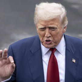 (Foto de ARCHIVO)01 August 2025, US, Washington: US President Donald Trump speaks to reporters on the South Lawn of the White House, before departing for Bedminster. Photo: Mehmet Eser/ZUMA Press Wire/dpa01/8/2025 ONLY FOR USE IN SPAIN