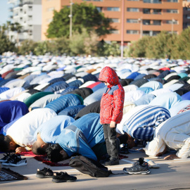 Los musulmanes celebran la fiesta del Fin del Ramadán, a 10 de abril de 2024, en Almería.