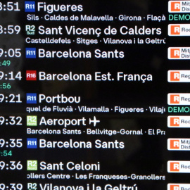 Un panell informatiu a l'estació de Passeig de Gràcia, en una imatge d'arxiu.