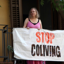La Rosario Castillo, al balcó de casa seva.