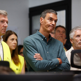 El presidente de la Xunta, Alfonso Rueda, el presidente del Gobierno, Pedro Sánchez, y el ministro de Interior, Fernando Grande-Marlaska, el domingo