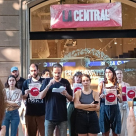 Protesta de trabajadores de la librería La Central.
