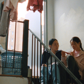 Escena de las dos protagonistas de 'Blue Sun Palace'.