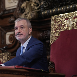 Collboni durante un pleno en el Ayuntamiento de Barcelona, a 25 de julio de 2025, en Barcelona, Catalunya (España).