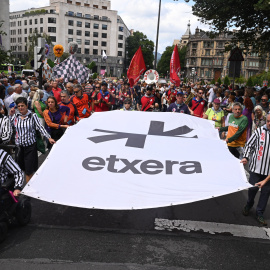 Varias personas durante una manifestación para reivindicar los derechos de los presos de ETA,