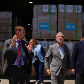 L'alcalde Jaume Collboni i la tinenta d'alcaldia Eugènia Gay visiten els magatzems de l'UNRWA a Amman, Jordània.