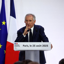 El primer ministro francés, Francois Bayrou, durante su comparecencia ante los medios en la que ha anunciado una moción de confianza para poder sacar adelante su plan de ajuste.