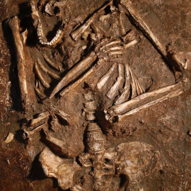 Réplica del esqueleto neandertal de Kebara 2.