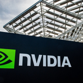 El logo de la empresa de semiconductores Nvidia en su sede en Silicon Valley.