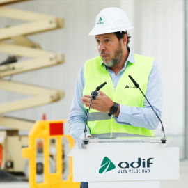 El ministro de Transportes, Óscar Puente, visita la estación Murcia del Carmen.
