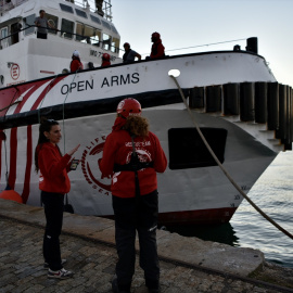 Varios tripulantes del barco de la ONG Open Arms. Foto de archivo