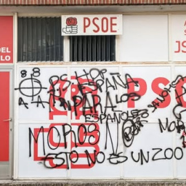 Imagen de la Casa del Pueblo de Arenas de San Pedro vandalizada.