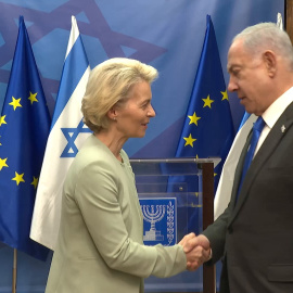 La presidenta de la Comisión Europea, Ursula von der Leyen, con el primer ministro de Israel, Benjamin Netanyahu.